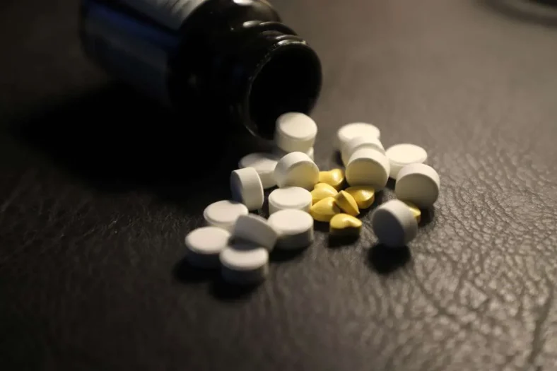 Mengapa Tidak Boleh Mengonsumsi Obat Teman atau Keluarga